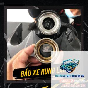 xe máy bạc đạn cổ bị rơ