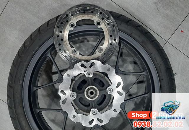xe máy bánh xe bị bó - Hình 5