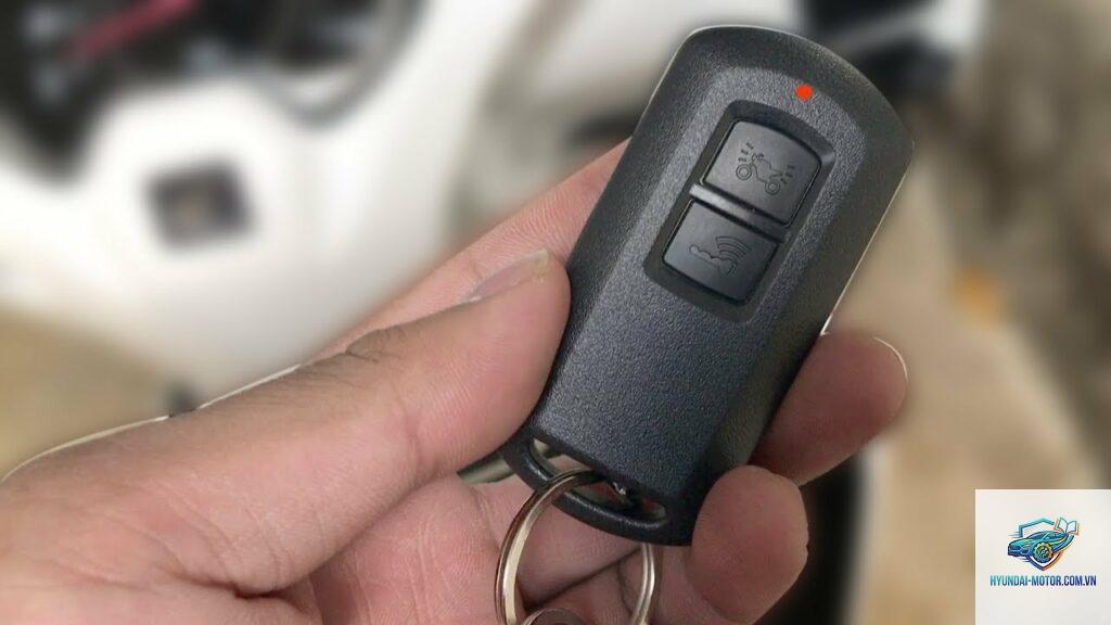xe máy báo lỗi pin smartkey
