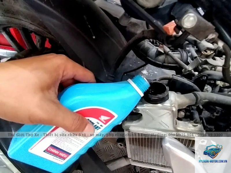 xe máy bị hao nước làm mát - Hình 3