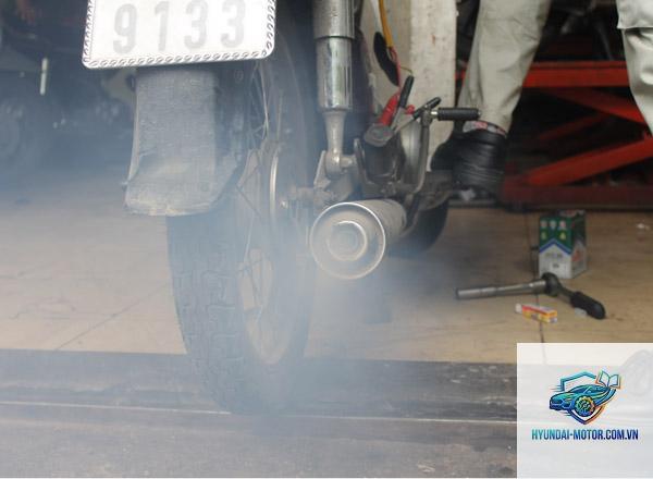 xe máy bị khói xanh - Hình 4