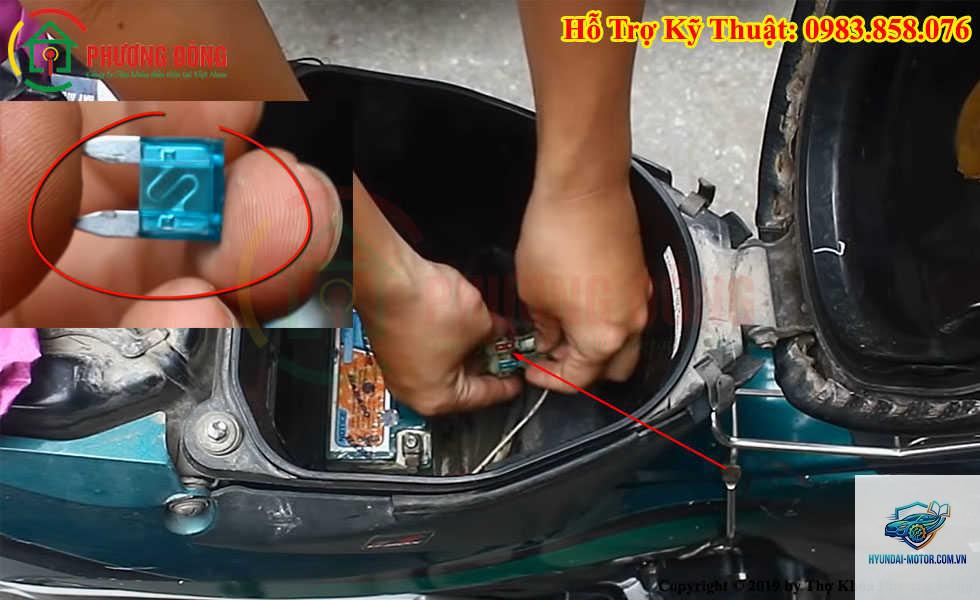 xe máy bị mất điện