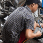 xe máy bị rung khi chở nặng