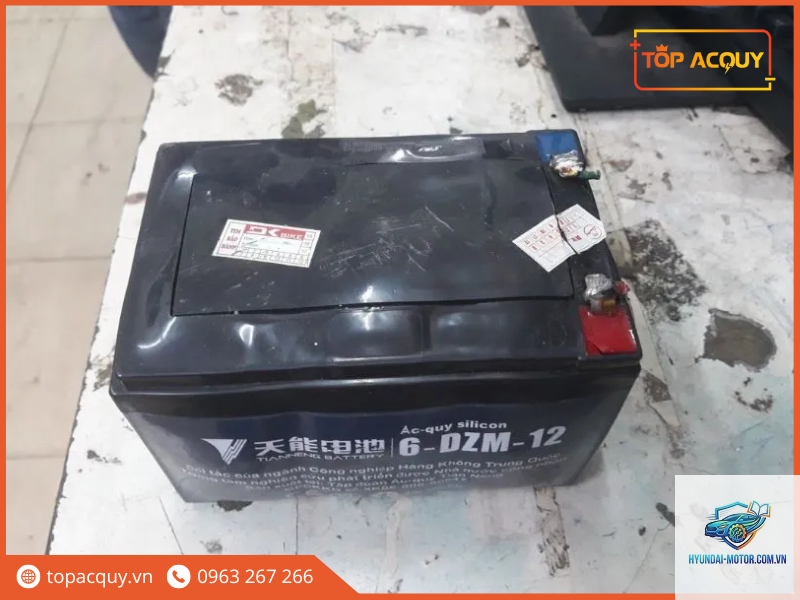 xe máy bình ắc quy bị phồng - Hình 4
