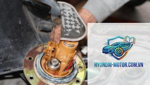 xe máy bơm xăng yếu