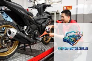 xe máy cảm giác bị giật đầu