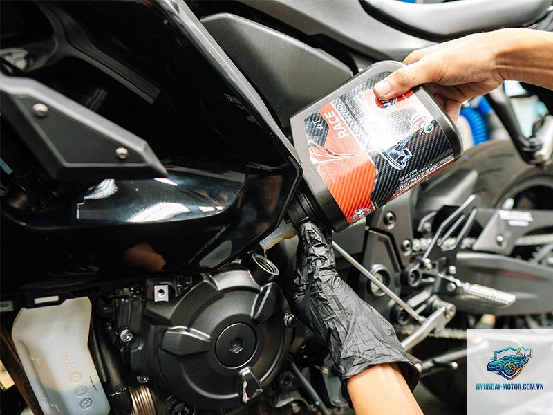 xe máy chạy bị gằn máy