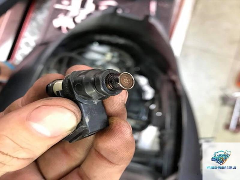 xe máy chạy bị hụt hơi - Hình 4