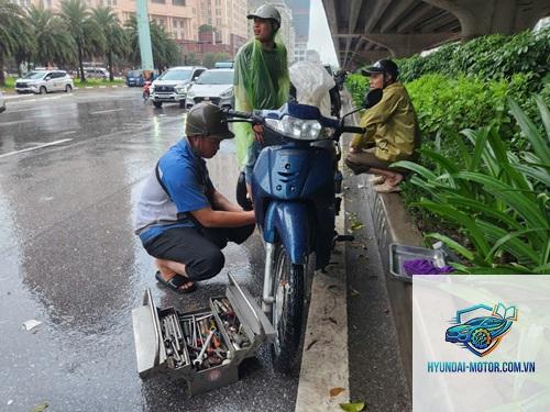 xe máy chết máy khi chở nặng - Hình 4