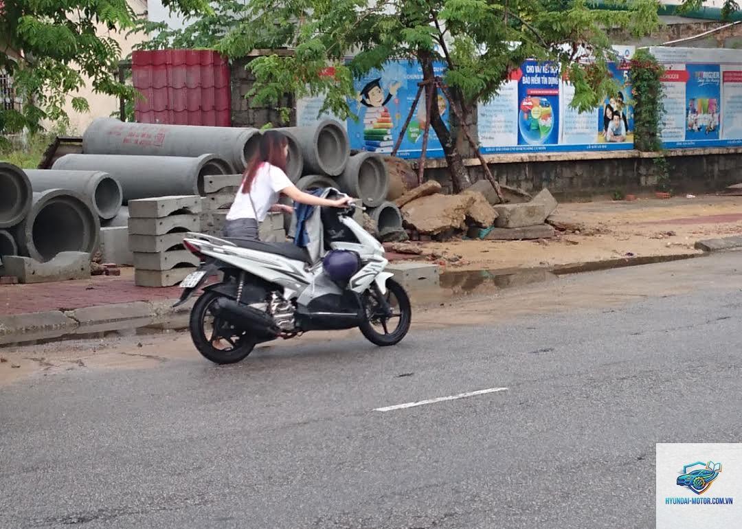 xe máy chết máy khi ga lớn - Hình 3