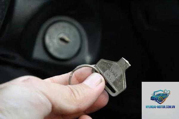 xe máy chìa khóa bị gãy trong ổ - Hình 3
