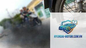 xe máy có khói đen khi tăng tốc