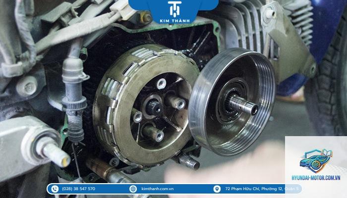 xe máy côn bị trượt - Hình 4