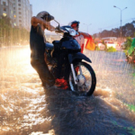 xe máy khó khởi động khi trời mưa