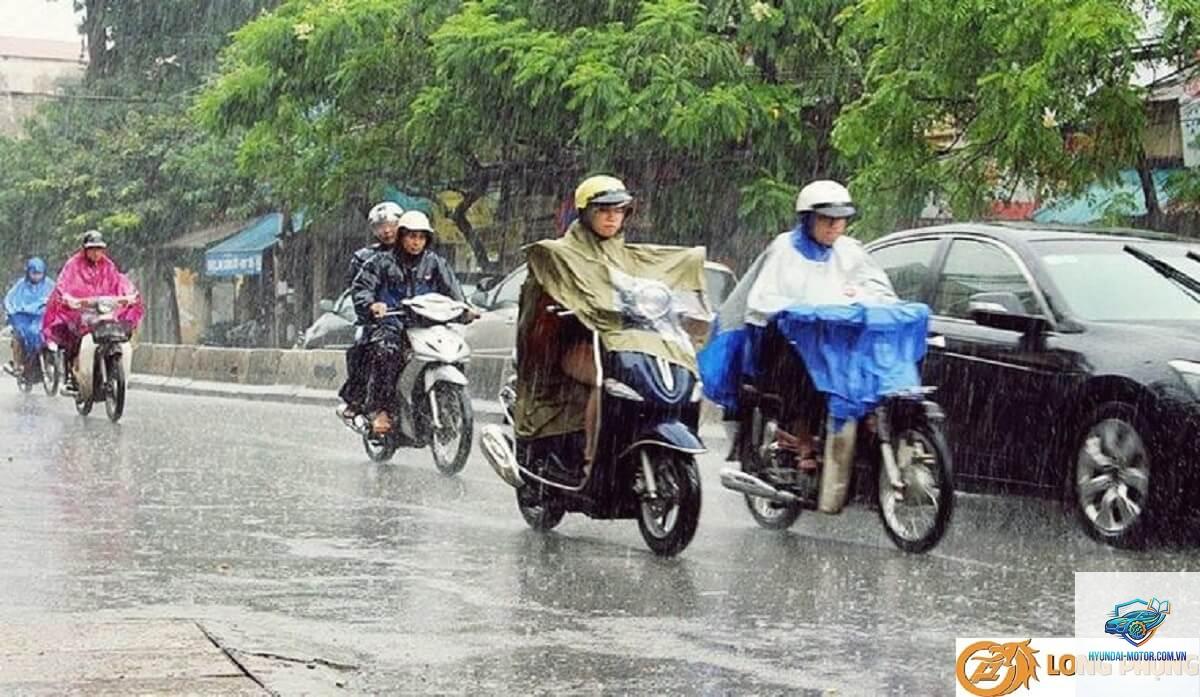 xe máy khó khởi động khi trời mưa - Hình 3
