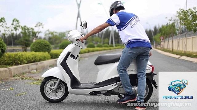 xe máy khó khởi động khi trời mưa - Hình 4