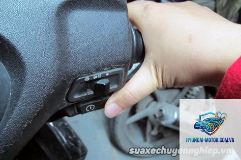 xe máy khó khởi động khi trời mưa - Hình 5