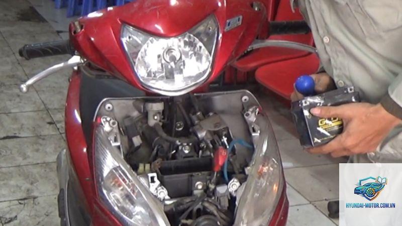xe máy không đề được dù còn bình - Hình 2