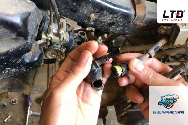 xe máy kim phun bị nghẹt - Hình 2