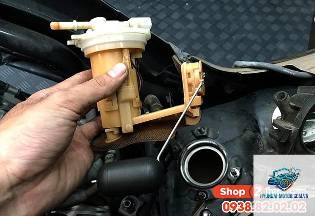 xe máy lọc xăng bị nghẹt