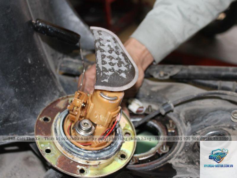 xe máy lỗi bơm xăng - Hình 4