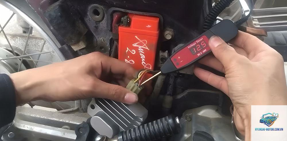 xe máy lỗi hệ thống sạc