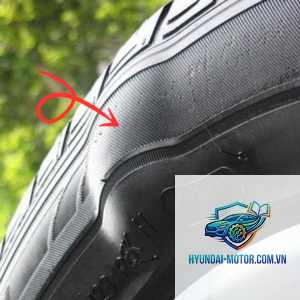 xe máy lốp bị phù