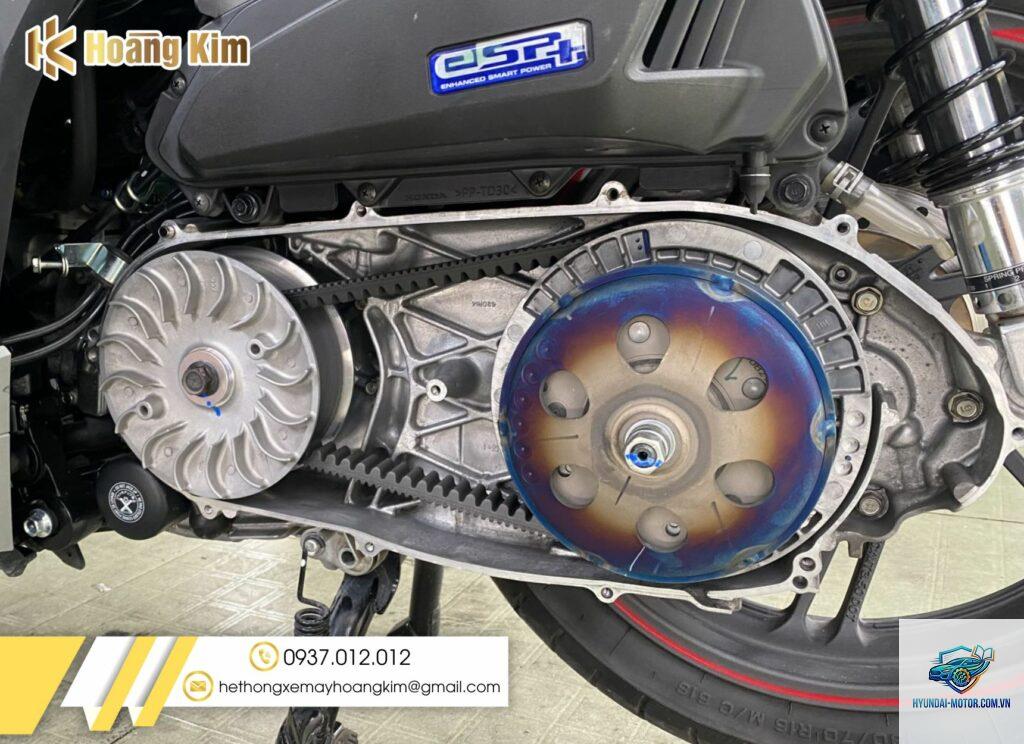 xe máy nồi bị trượt