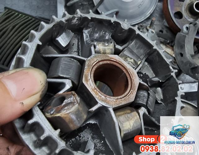 xe máy nồi trước bị mòn