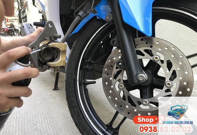 xe máy phanh bị bó khi chạy - Hình 5