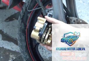 xe máy phanh bị cứng khi bóp