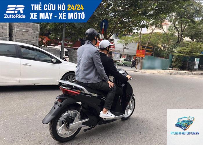 xe máy phát ra tiếng ù ù khi chạy nhanh