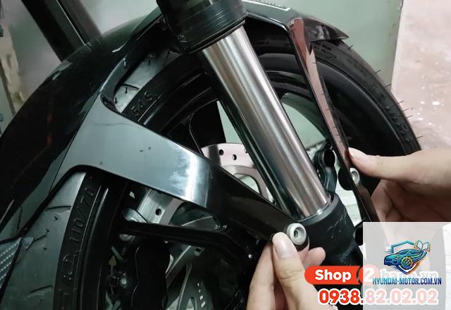 xe máy phuộc bị cứng - Hình 3