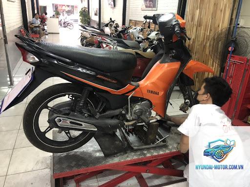 xe máy phuộc bị lệch - Hình 4