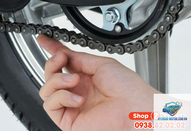 xe máy sên bị chùng - Hình 2