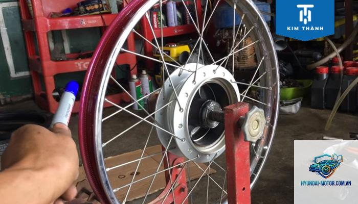 xe máy vành bị cong - Hình 3