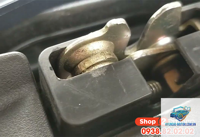 xe máy yên xe không mở được - Hình 1