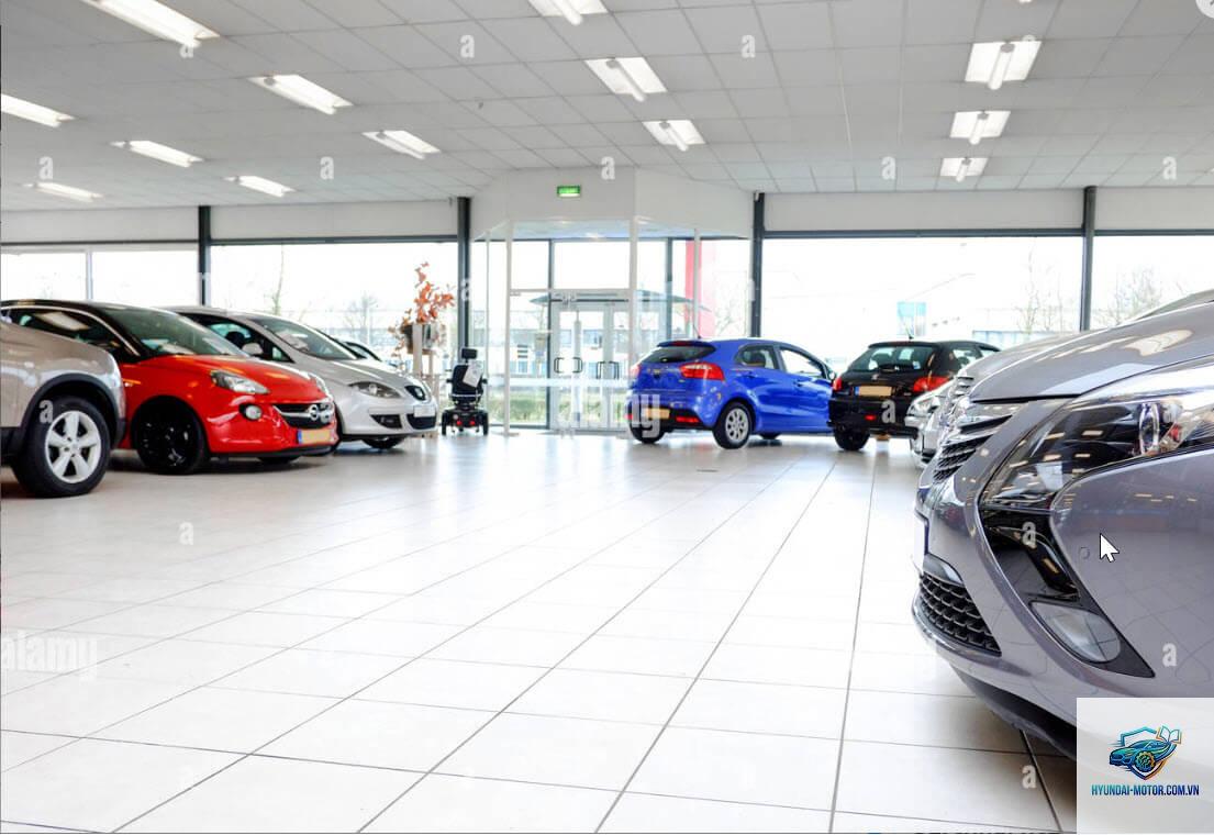 Có nên mua bảo hiểm qua showroom - Hình 1