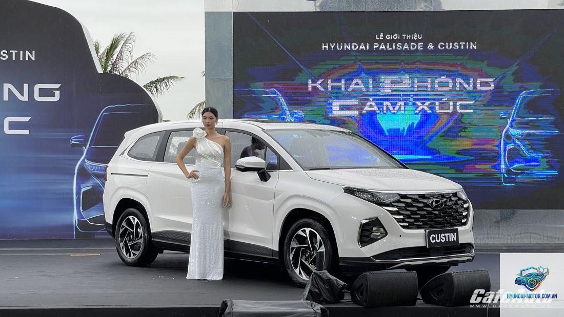 So sánh Hyundai Custin và Mitsubishi Xpander Cross - Hình 2