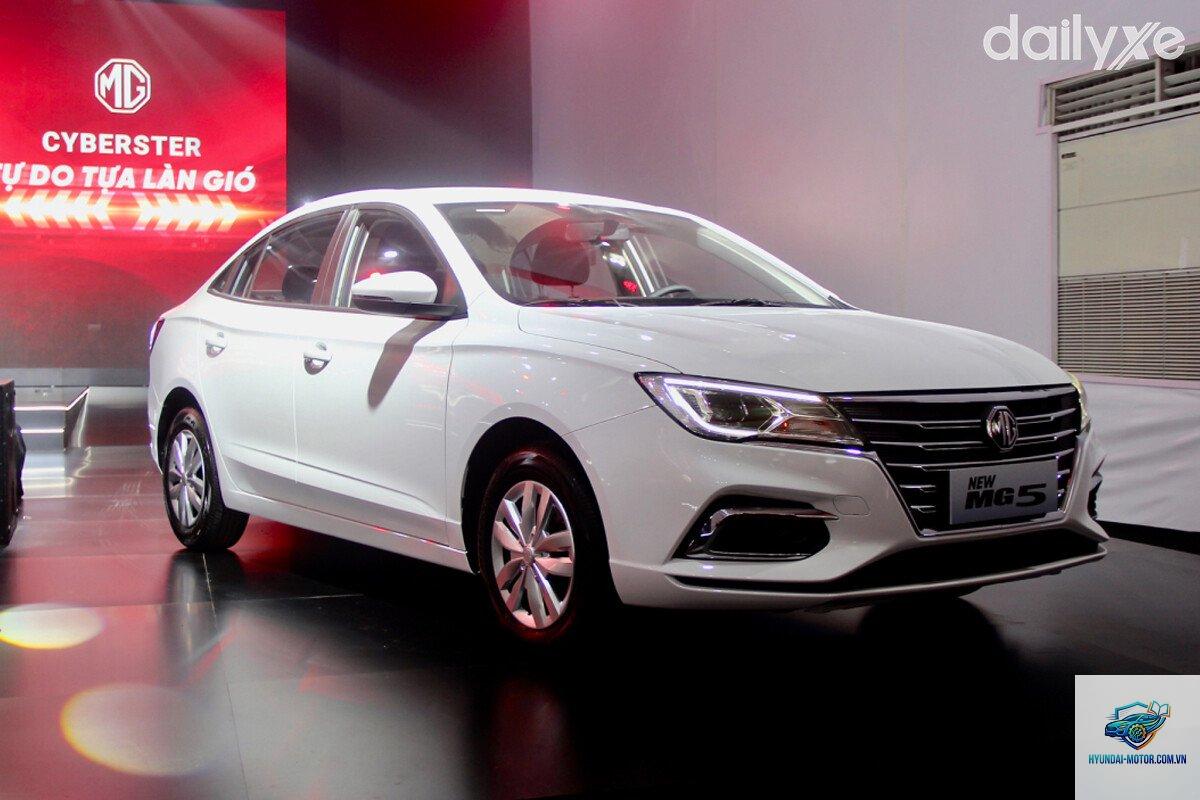 So sánh MG5 và Hyundai Elantra - Hình 5