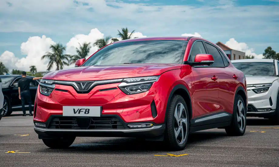 So sánh VinFast VF 8 và Ford Everest - Hình 3