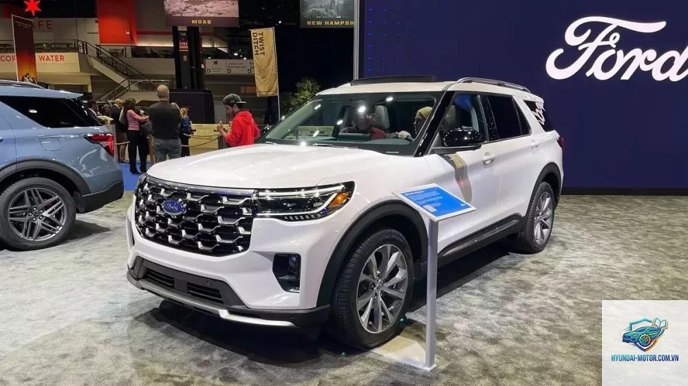 So sánh VinFast VF 9 và Ford Explorer - Hình 2