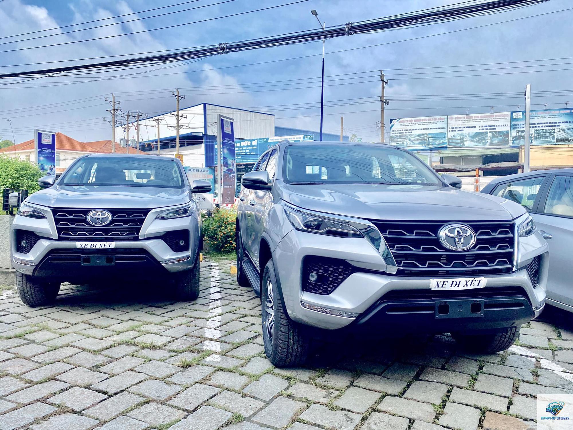 So sánh các phiên bản Toyota Fortuner - Hình 1