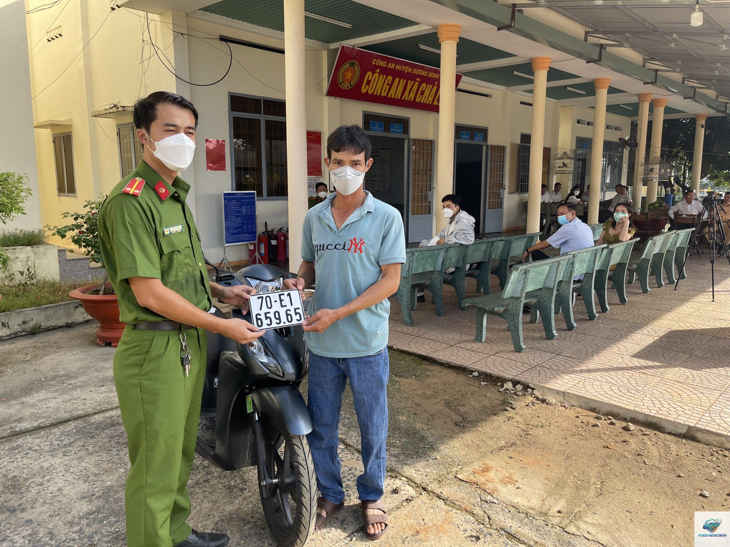 bốc biển số xe - Hình 1